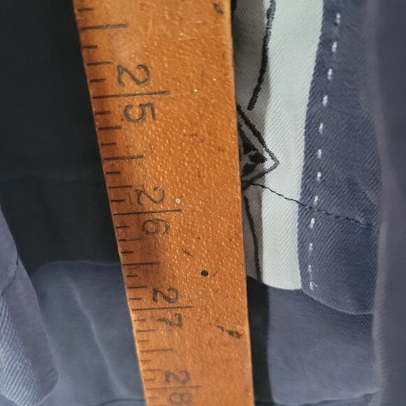 Tommy Bahama- 2 Silk button up tops- Large and XL tall - Picture 8 of 10